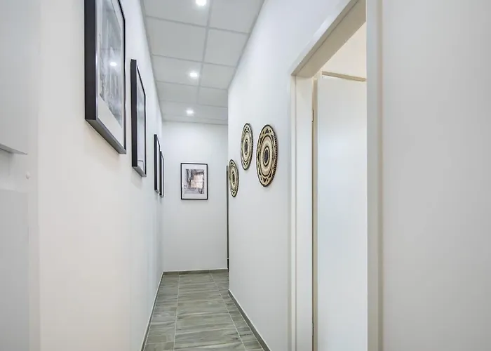 Great Near The Synagogue Apartment