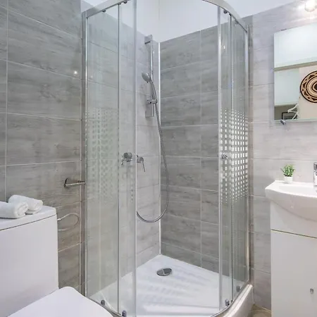 Great Near The Synagogue *