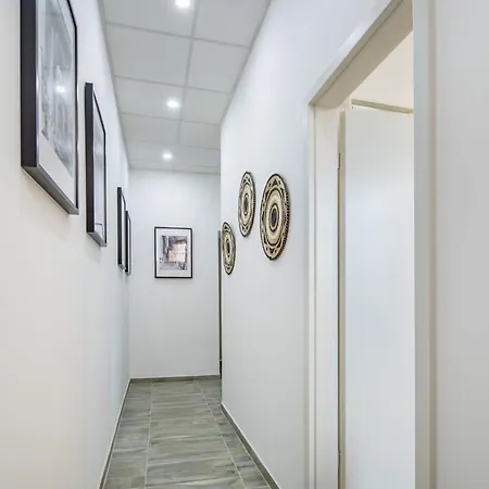 Great Near The Synagogue شقة