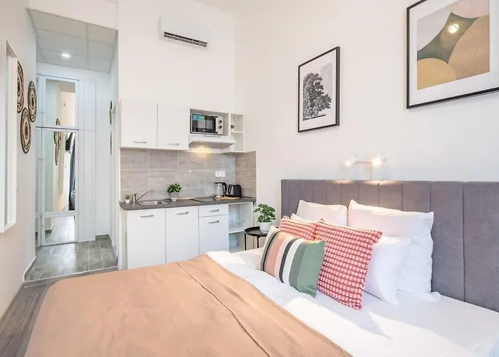 Great Near The Synagogue * Budapesta