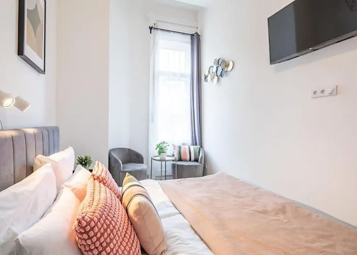 Great Near The Synagogue *