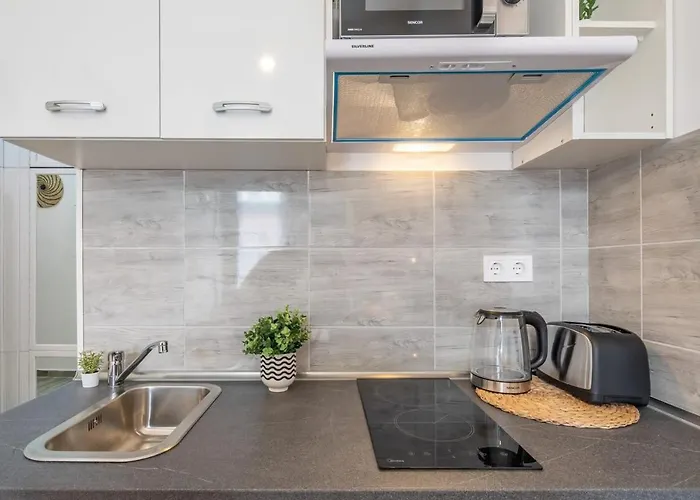 Great Near The Synagogue