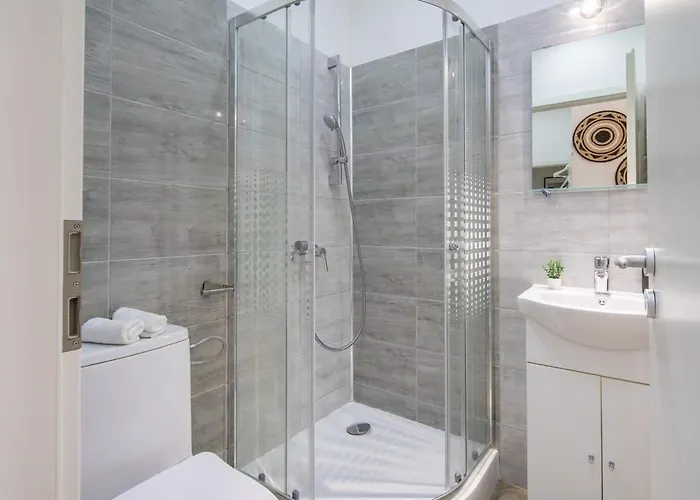 Great Near The Synagogue *