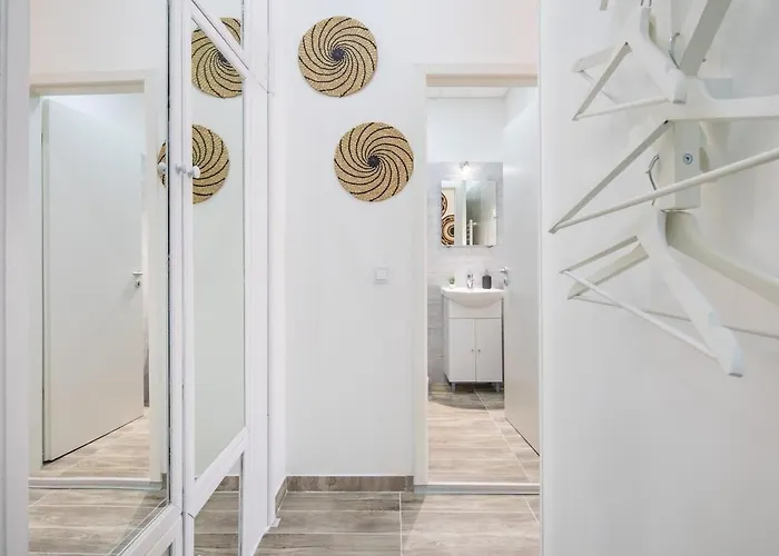 Great Near The Synagogue *